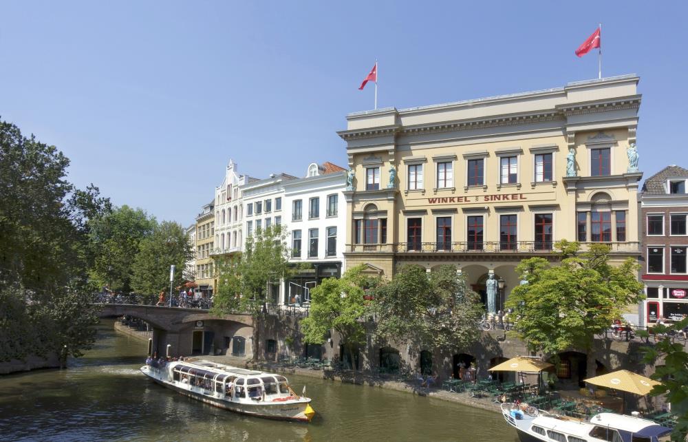 Häuser und Kanäle im holländischen Utrecht