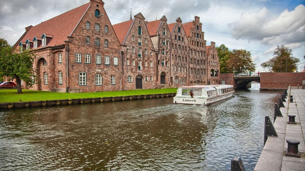 Schiffstouren durch die Hansestadt Lübeck