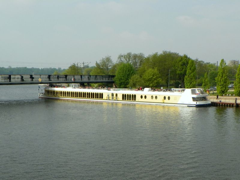 Ausflugsschiff für Bootstouren in Potsdam