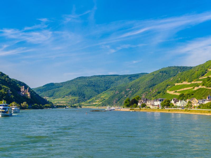 Eine beliebte Aktivität im Mittelrheintal sind Bootstouren ab Rüdesheim