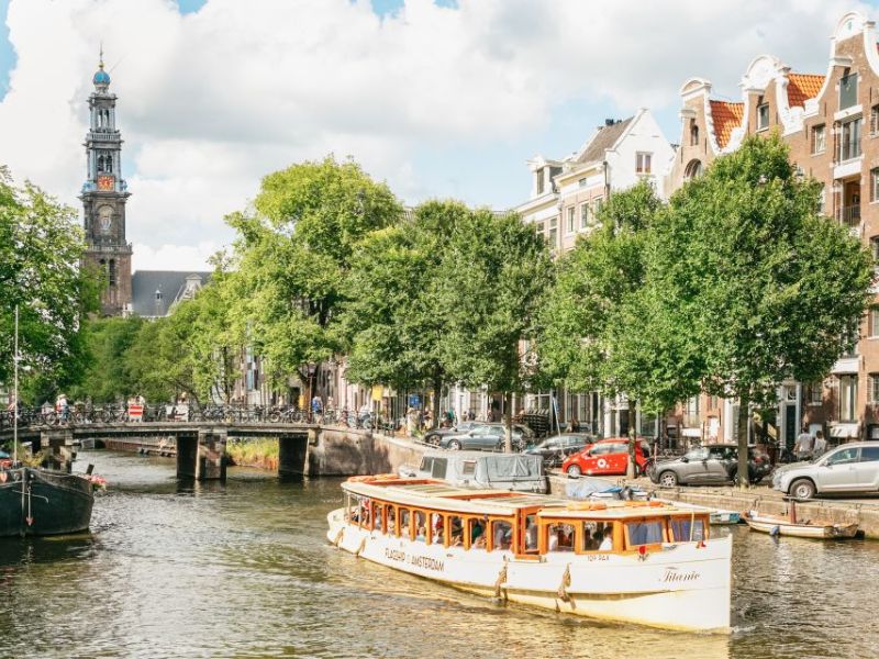 Schedules for Canal Cruises in Amsterdam